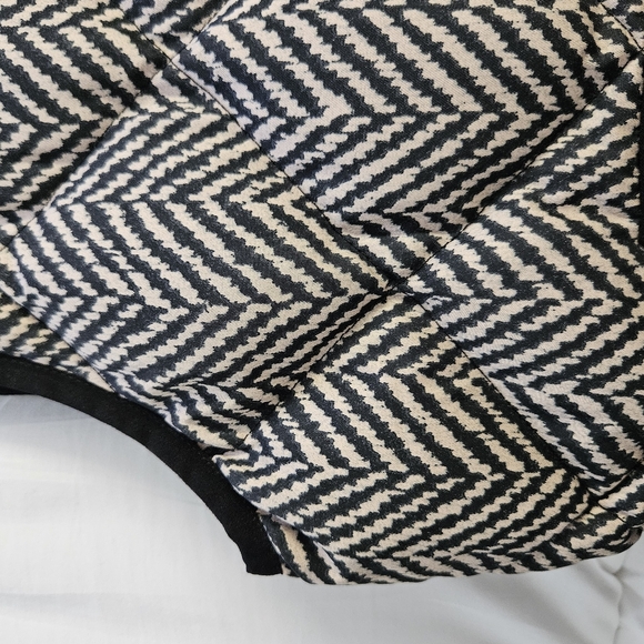 J. Crew Black & Tan Patterned Bubble Vest- Size XS - Picture 4 of 8